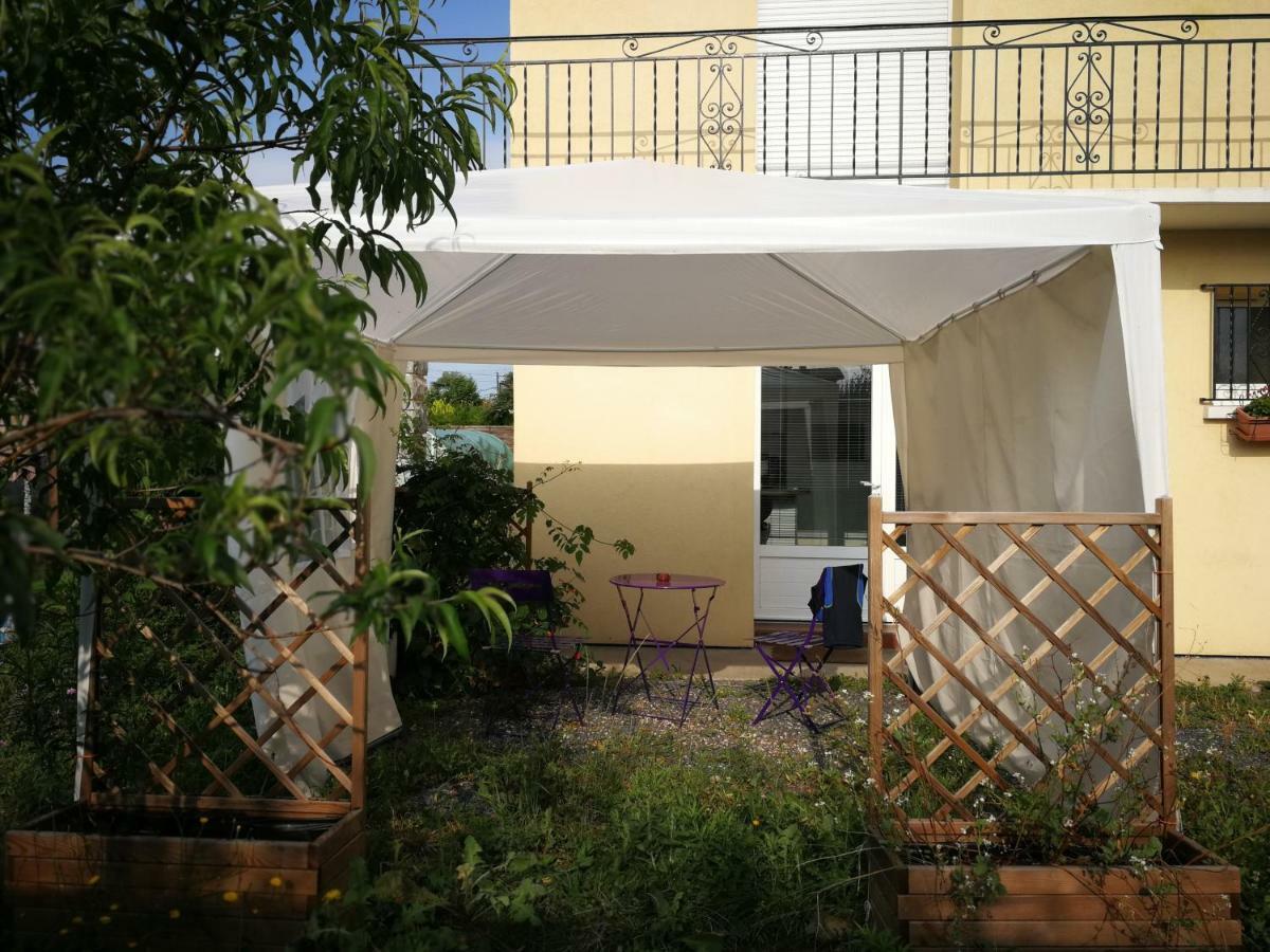 Studio Lumineux Avec Terrasse Apartment Tarbes Exterior photo